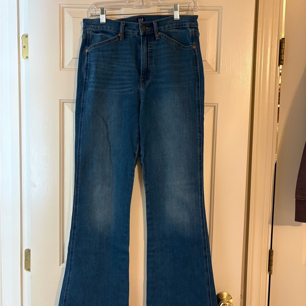 Gap Flare Denim Jeans Size 8/29
Dark wash